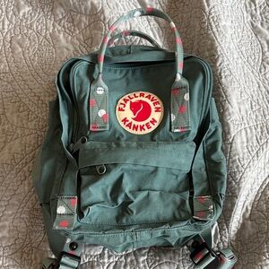 Fjallraven Kånken Mini Backpack in Teal and Pink